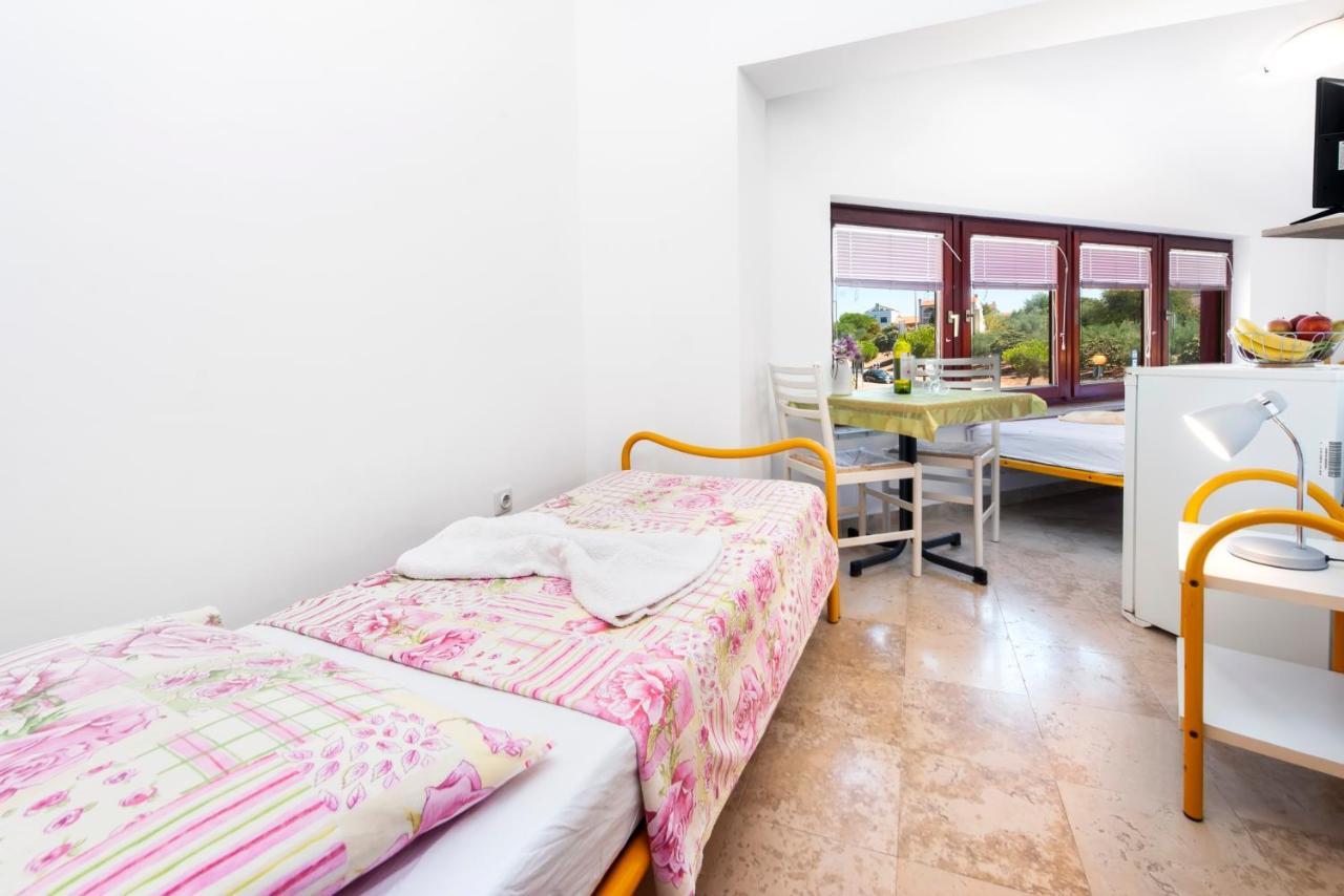 Near Beach And Rovinj Center 4 Apartman Kültér fotó